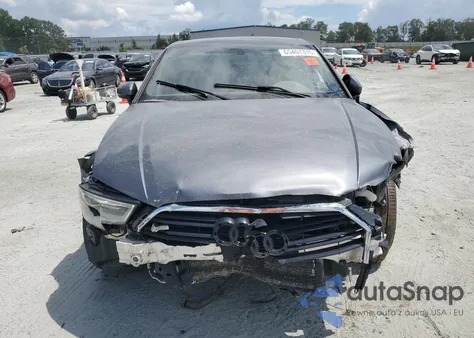 2018 Audi A3 Premium из США, поврежденный, VIN WAUAUGFF2J1029327